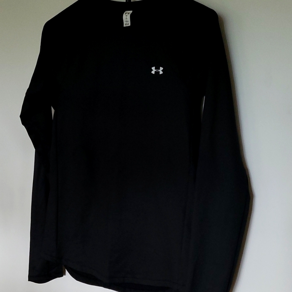 Under Armour women's Cold Gear small pullover shirt